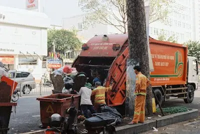 How to Trash Can Cleaning Trucks